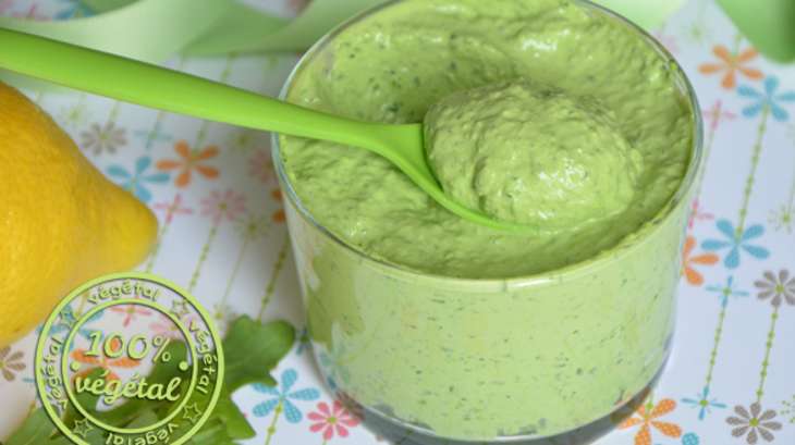 Houmous de courgette crue à la purée de noix de cajou Houmous de courgette crue à la purée de noix de cajou