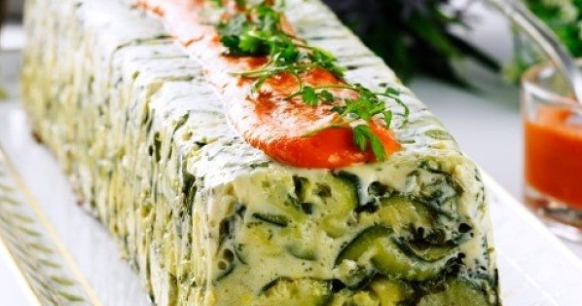 Terrine de courgettes-chèvre sauce poivrons rouges Terrine de courgettes-chèvre sauce poivrons rouges