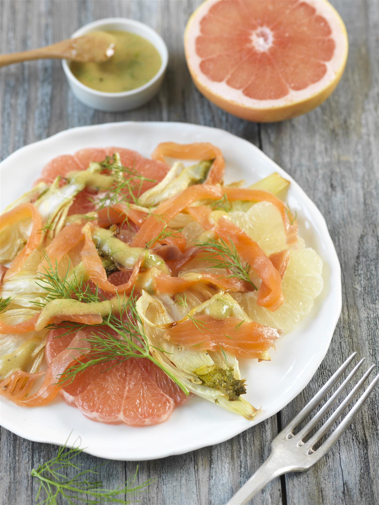 Salade de pomelo, fenouil  rôti et saumon fumé