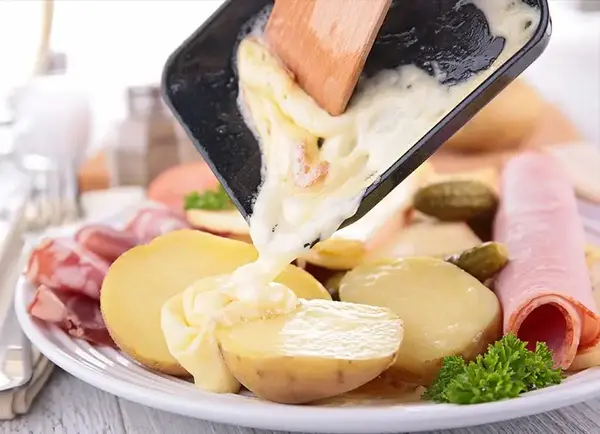 Opération raclette bio et locale à Biocoop Cholet et Biocoop Sèvremoine Opération raclette bio et locale à Biocoop Cholet et Biocoop Sèvremoine