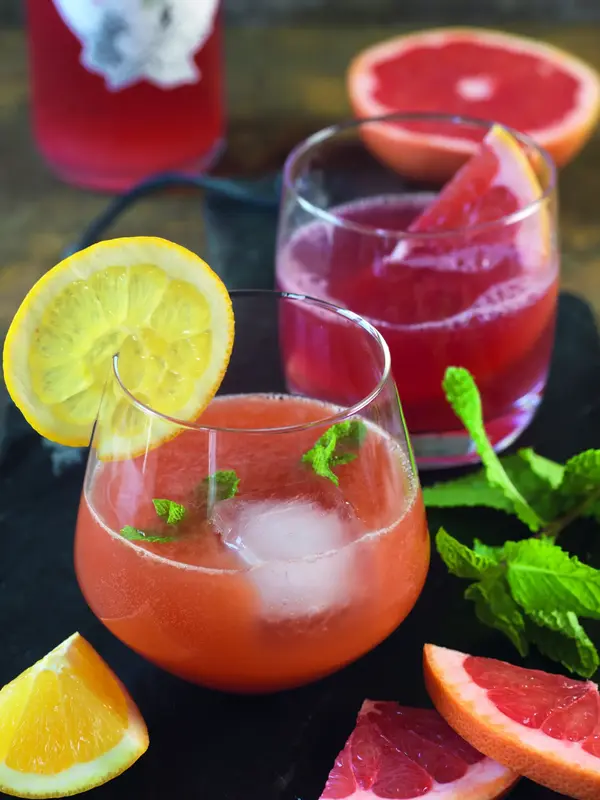 Mocktails : Kéfir sureau-hibiscus et kombucha grenade Mocktails : Kéfir sureau-hibiscus et kombucha grenade