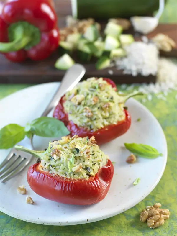 Poivrons farcis au riz, courgette et fromage de chèvre 