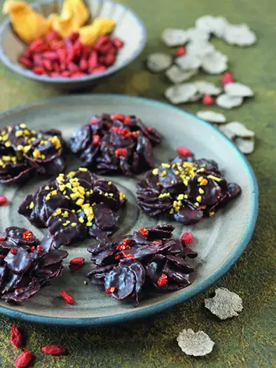 Roses des sables aux  pétales sarrasin-châtaigne